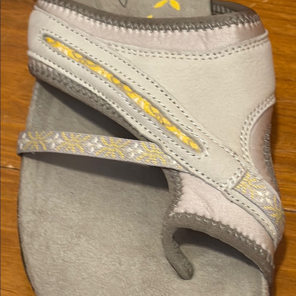 ⭐️Merrell Women's Terran Gray Sandals Size 10 - Picture 3 of 11